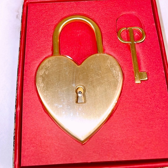 ~ SOLD ~ Christian Dior Lock and Key / Bag Charm / Keychain - Picture 3 of 5